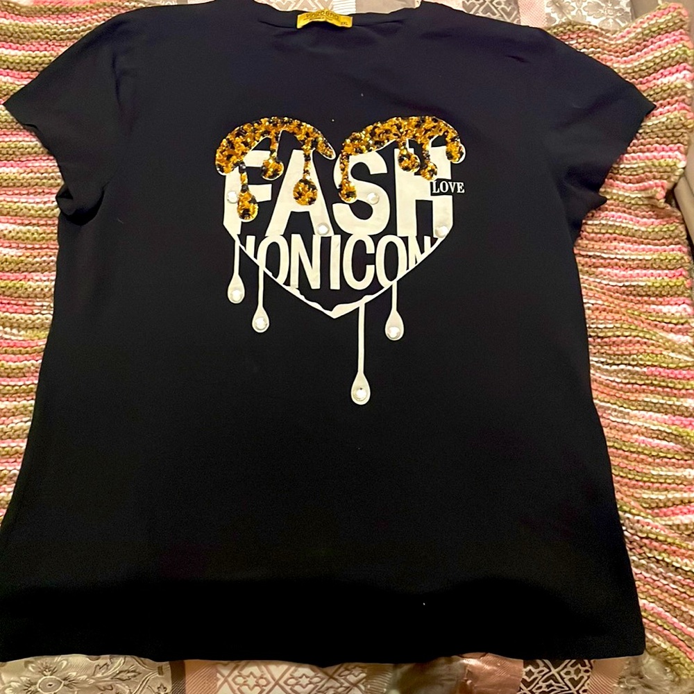 Fashion icon t-shirt